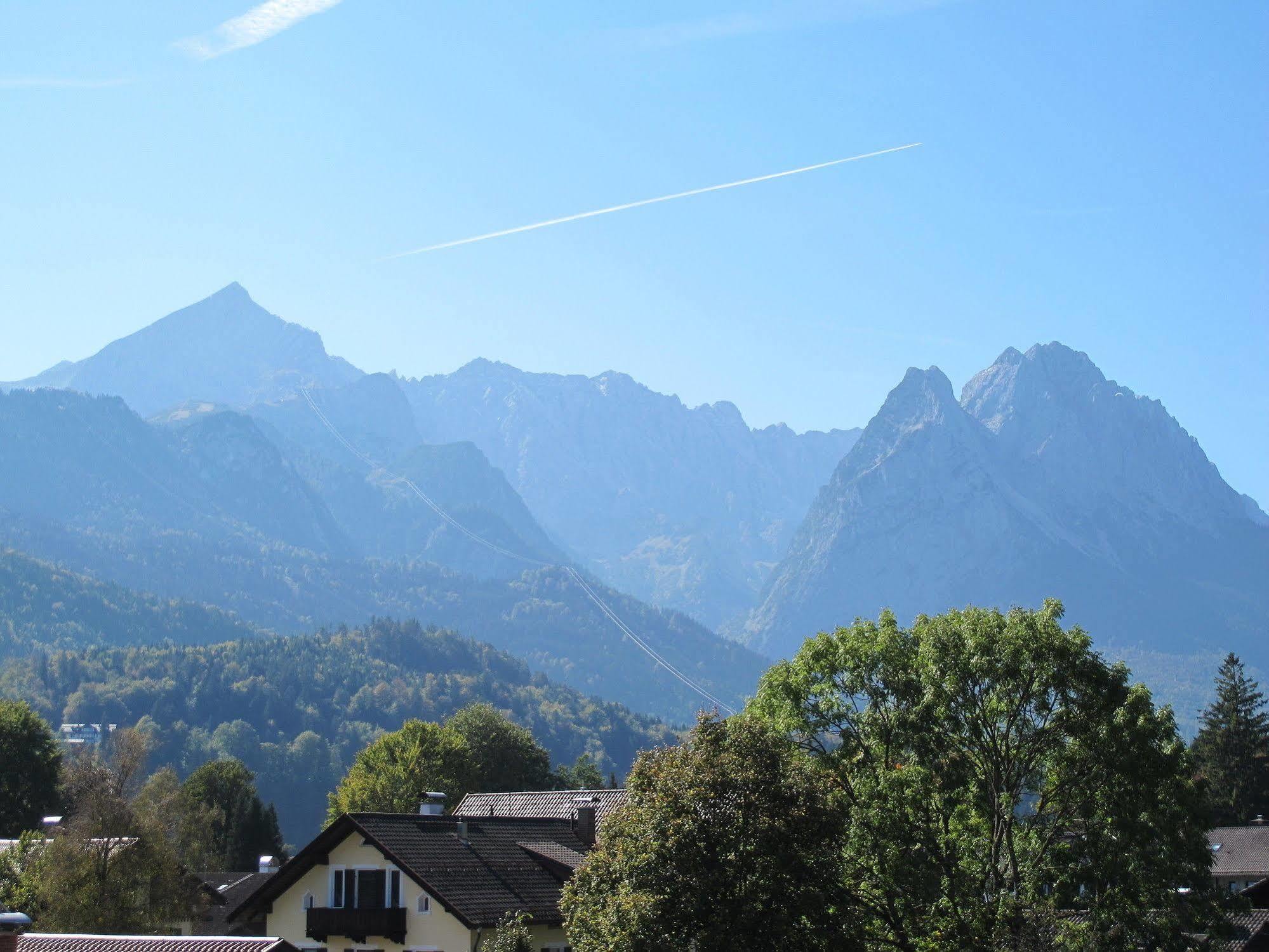 Hotel Garni Almenrausch Und Edelweiss Garmisch-Partenkirchen Eksteriør bilde