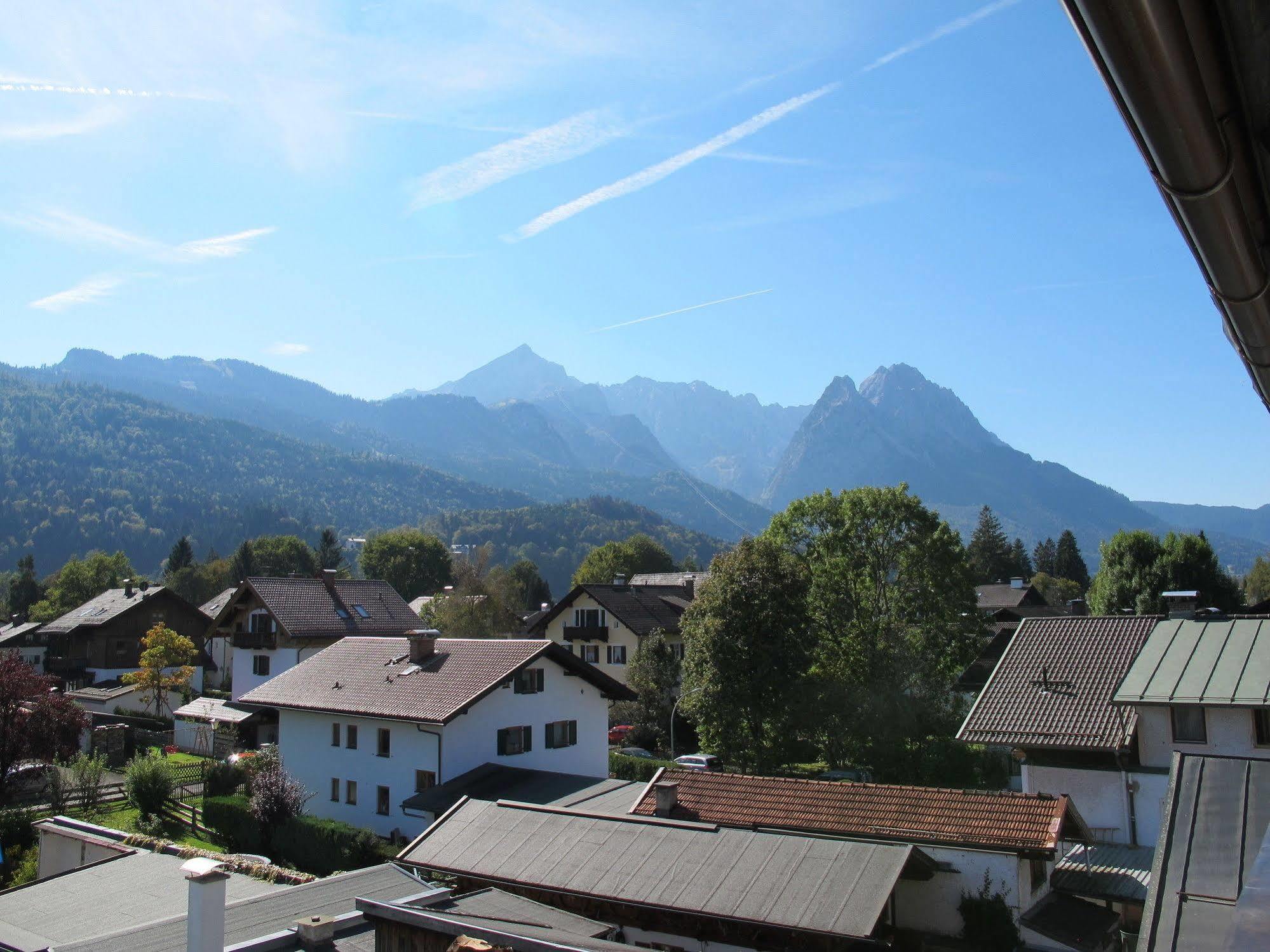 Hotel Garni Almenrausch Und Edelweiss Garmisch-Partenkirchen Eksteriør bilde