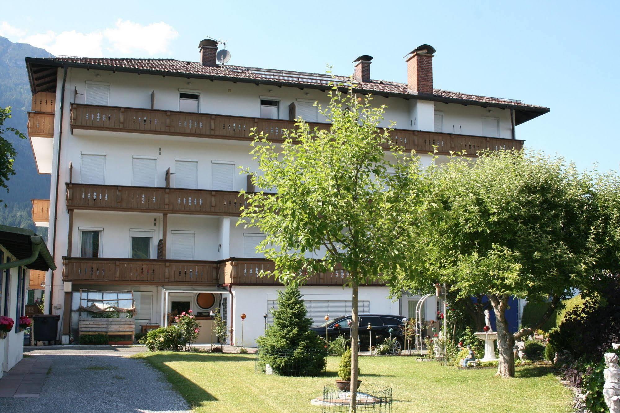Hotel Garni Almenrausch Und Edelweiss Garmisch-Partenkirchen Eksteriør bilde