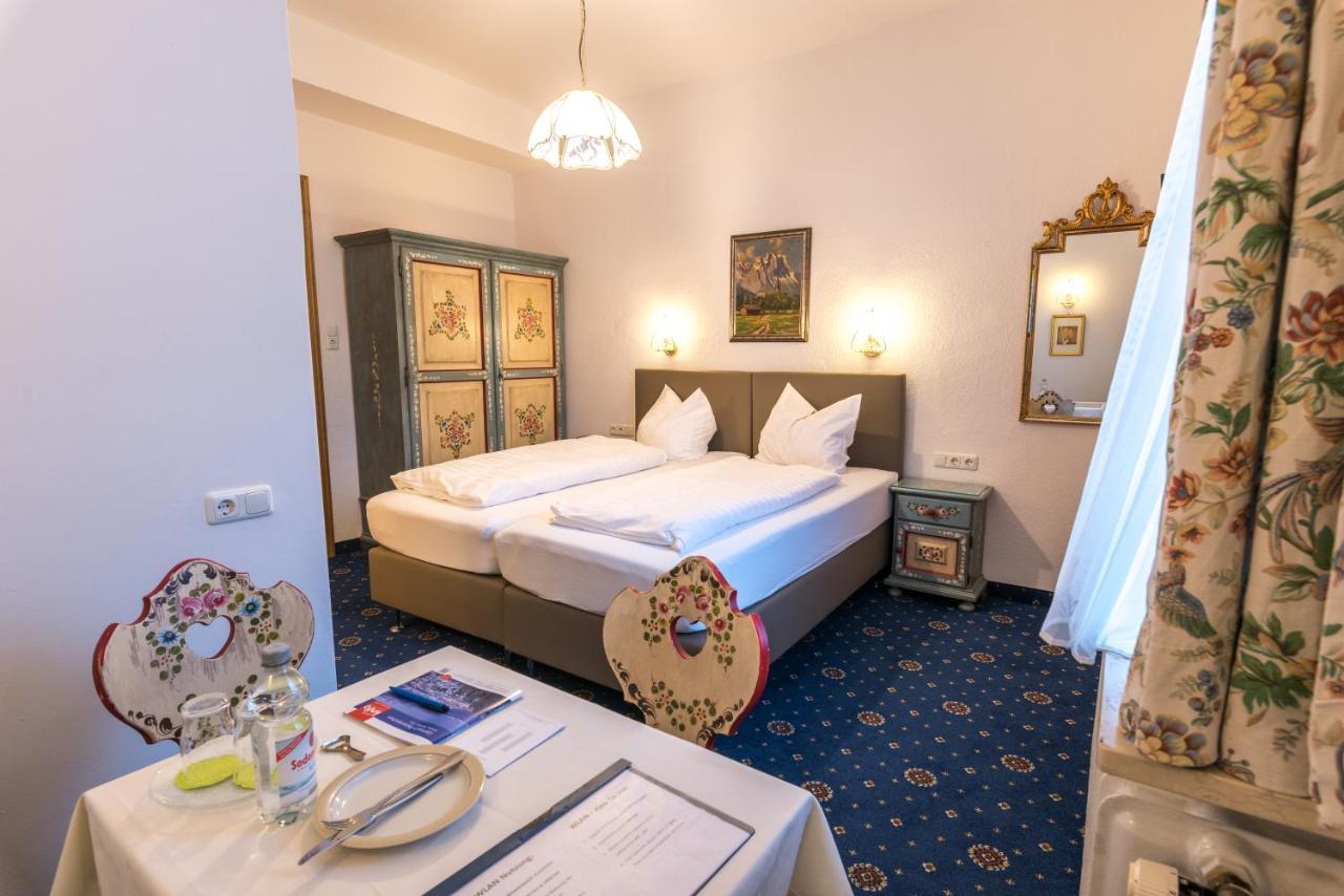 Hotel Garni Almenrausch Und Edelweiss Garmisch-Partenkirchen Eksteriør bilde